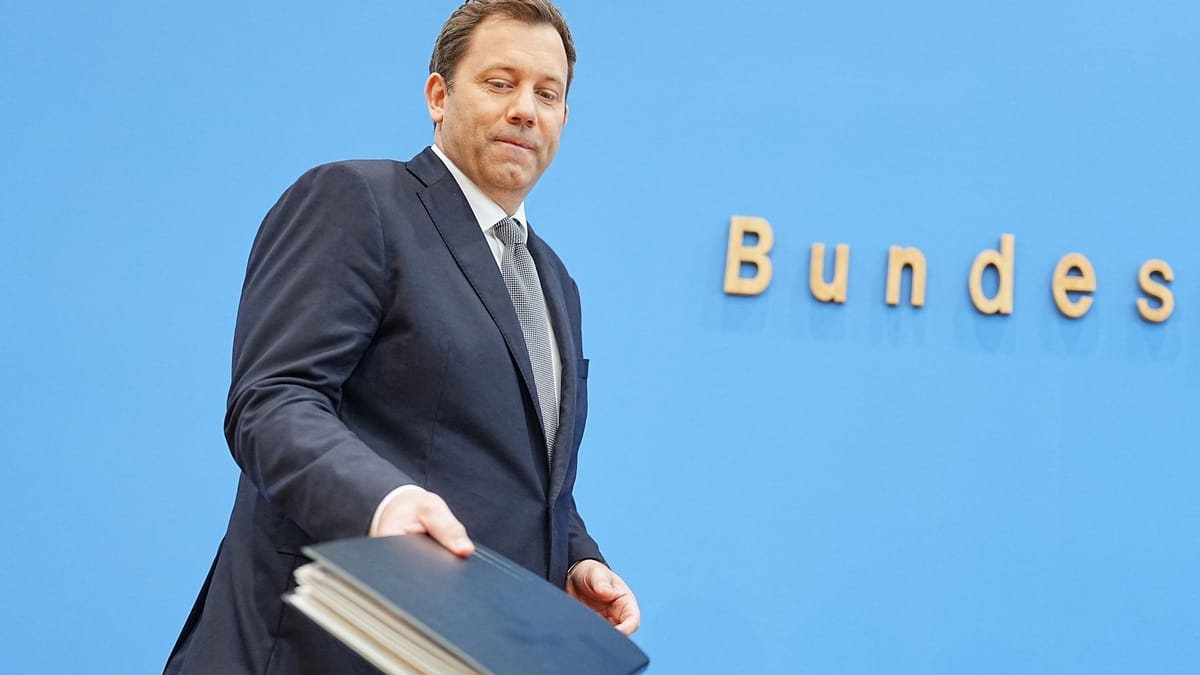 Bundeskabinett verabschiedet Haushaltsentwurf 2027 mit Rekordschulden und Kritik