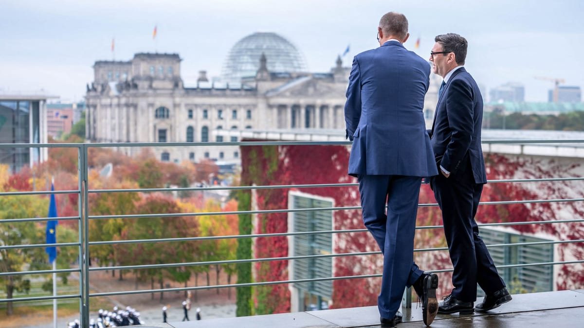 Burnham bietet Merz Kampfjet-Kooperation an
