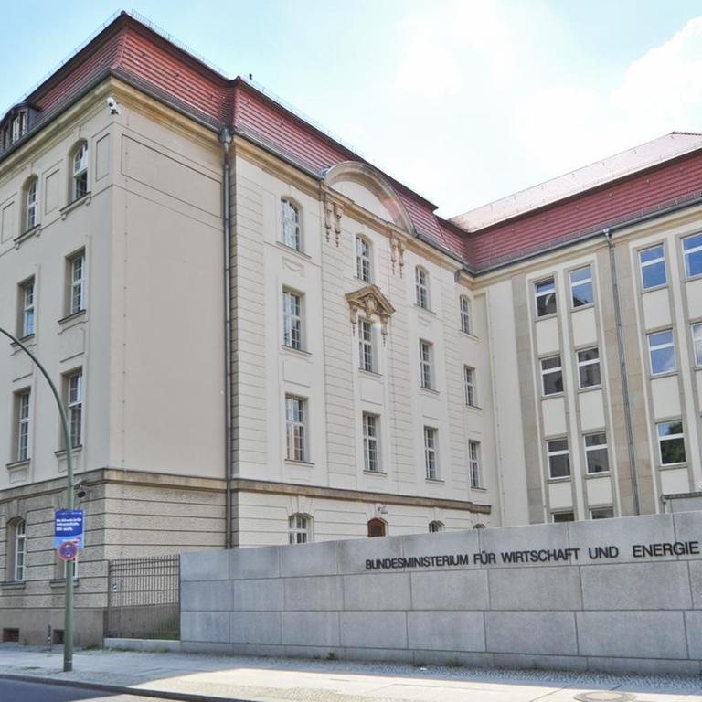 Bundesregierung hebt Konjunkturprognose deutlich auf 1,3 Prozent an