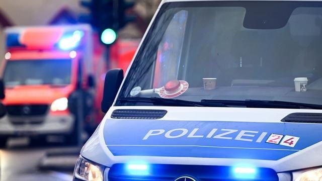 Großeinsatz in Koblenz: Blutender Mann in Hinterhof gefunden
