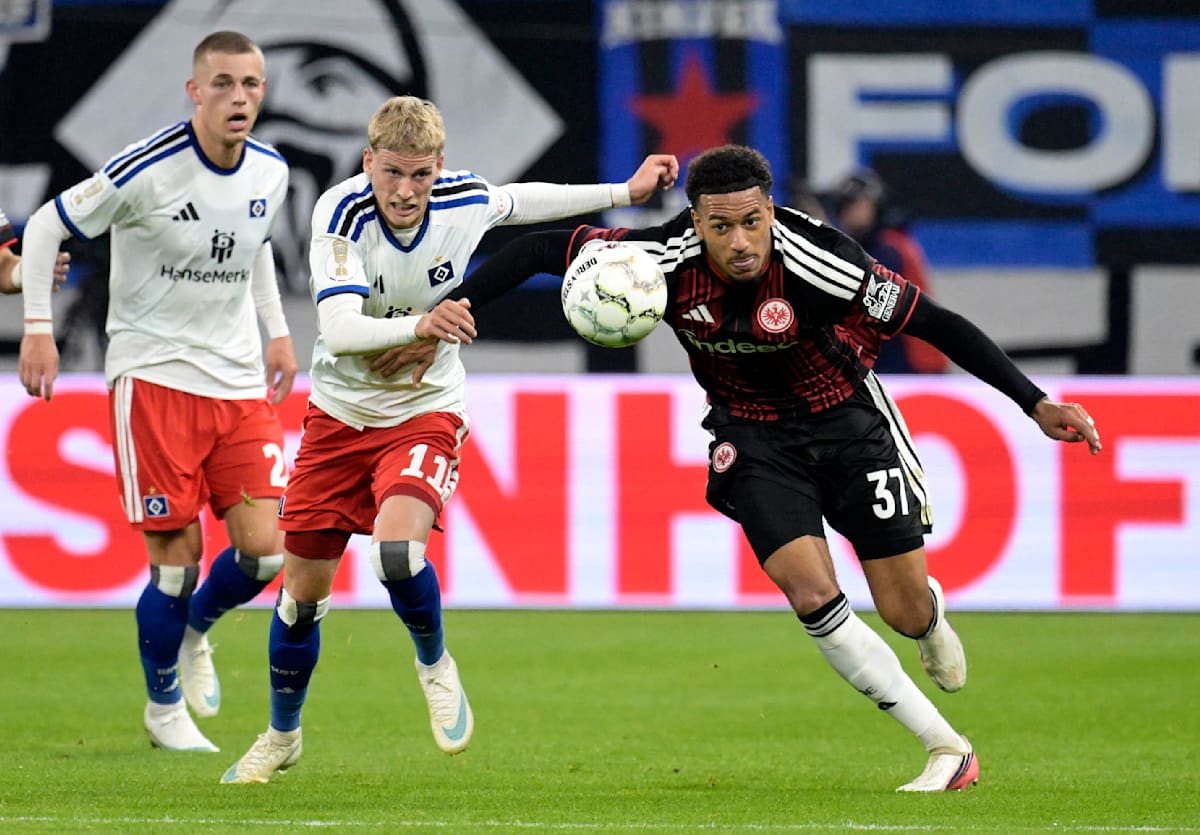 Frankfurt gewinnt in Hamburg nach strittigen Szenen im Pokal