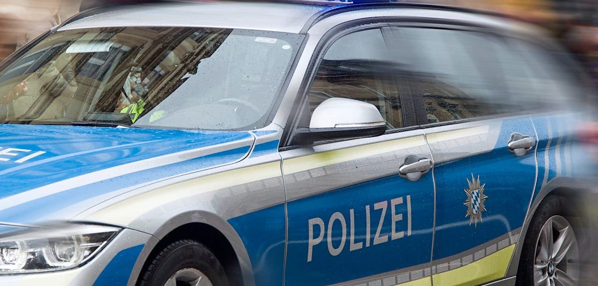 Zwei Menschen sterben bei Absturz eines Kleinflugzeugs in Weinberg bei Gundelsheim