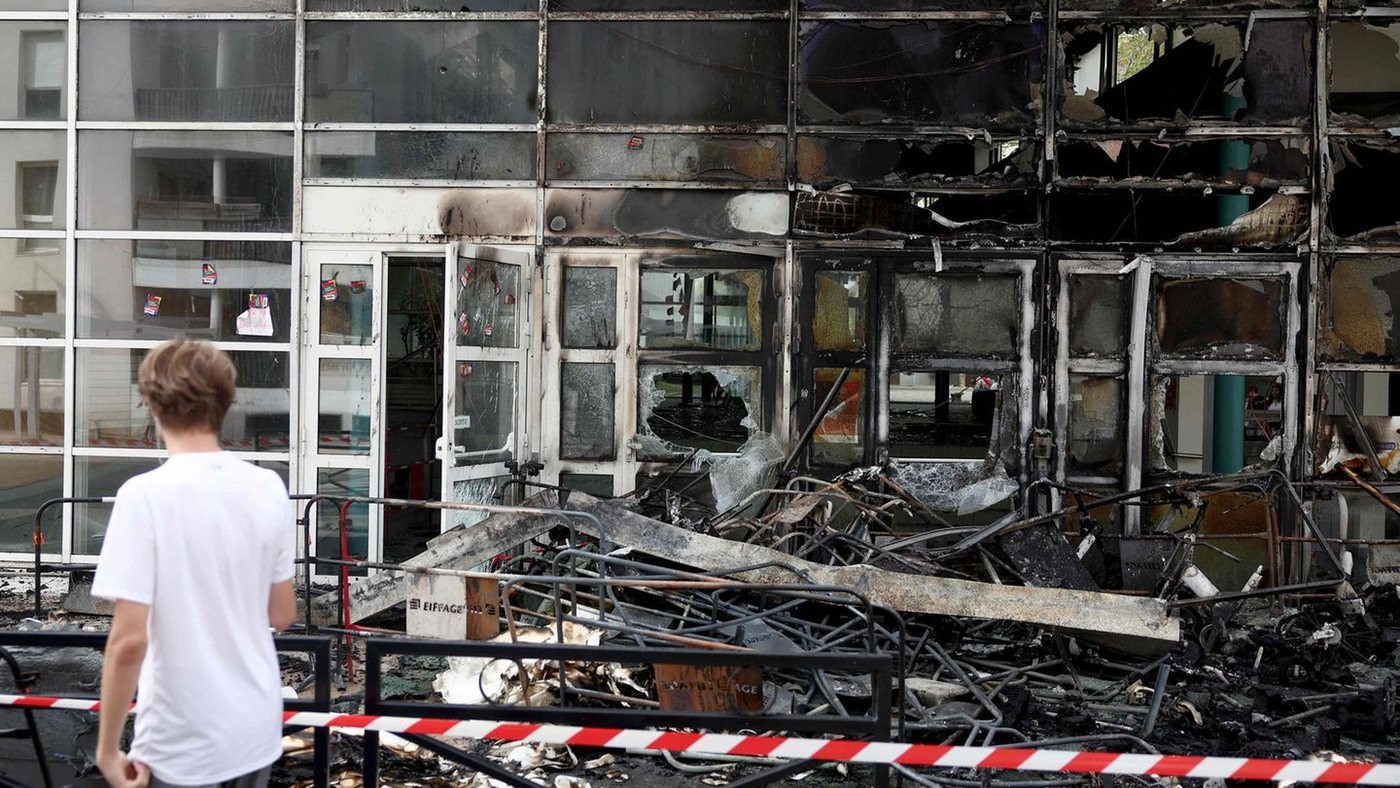 Frankreichs Schulproteste dauern an: Regierung sucht Ausweg