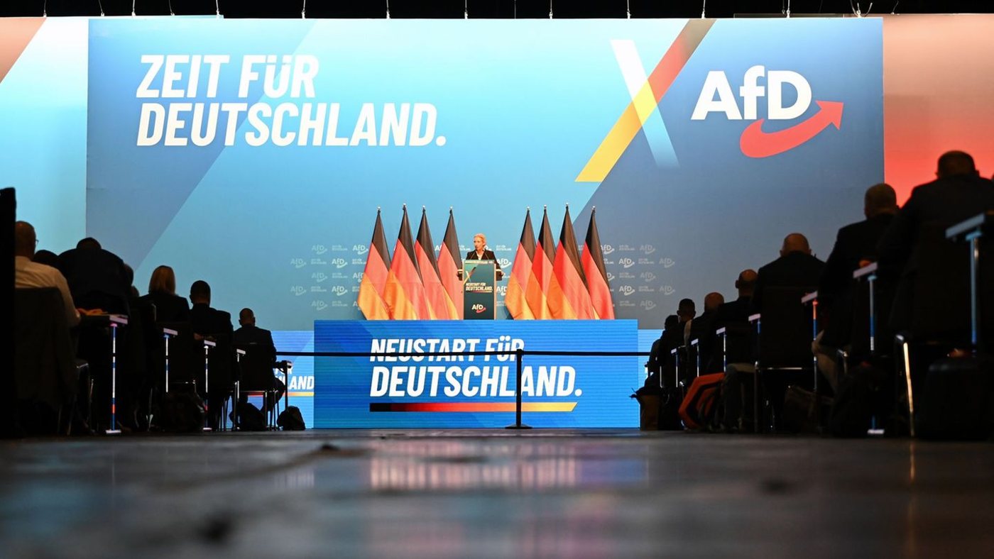 AfD-Parteitag in Erfurt endet nach Protesten mit zehntausenden Teilnehmern