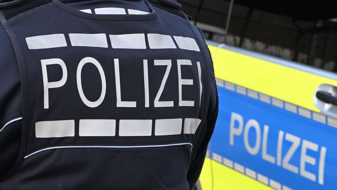 Geburtstagsparty in Balingen eskaliert: Gastgeberin beißt Polizistin