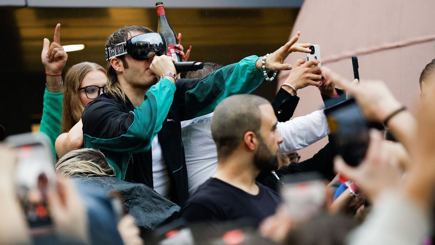 Ski Aggu verbietet Smartphones bei seiner «Insider Tour»