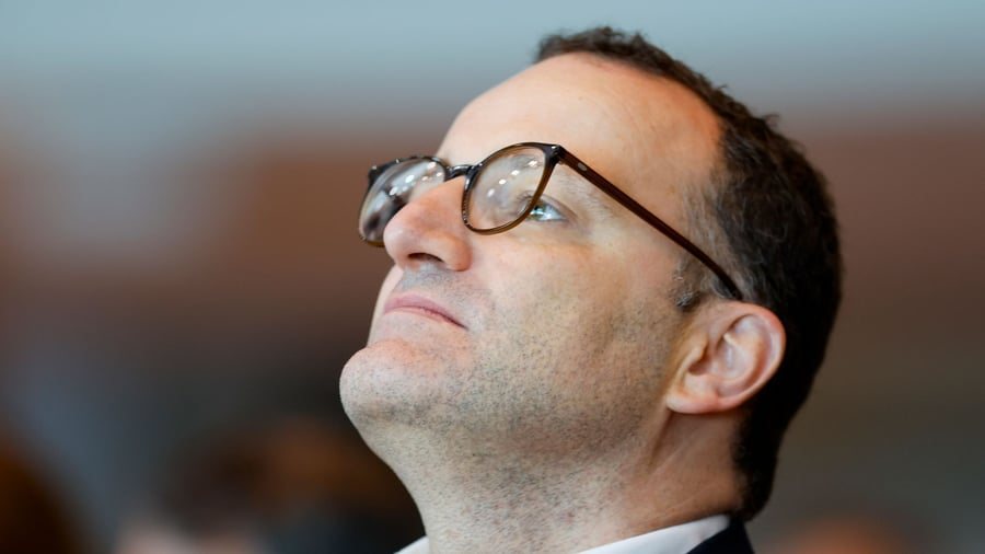 Spahn gerät wegen Leihmutterschaft im Ausland unter Druck