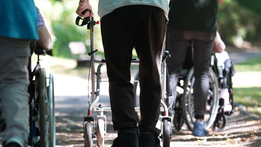 Sozialbündnis fordert Stopp der Kürzungspläne in der Pflege