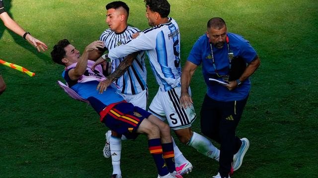 Fifa sperrt Leandro Paredes nach WM-Finale für zehn Spiele