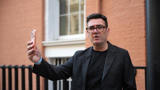 Andy Burnham ernennt neues Kabinett und kündigt wirtschaftliche Wende an