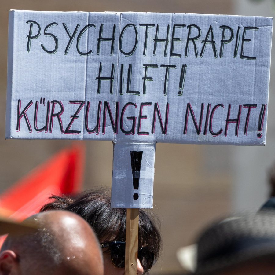 Bundestag begrenzt Einschnitte bei Psychotherapie
