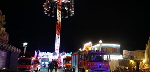 Hamburger Dom: 22-Jähriger sitzt stundenlang in 25 Metern Höhe im Kettenkarussell fest