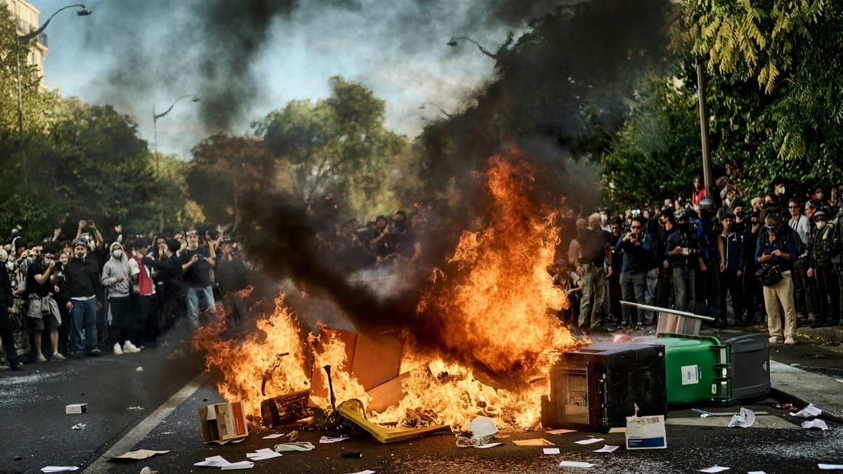Frankreich: Schulproteste dauern an, Macron fordert Mäßigung bei Polizeieinsätzen