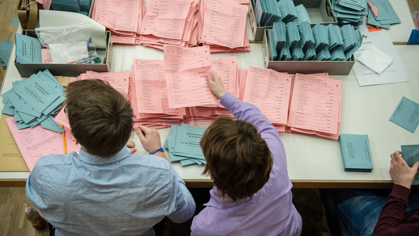 Tausende Wahlhelfer am 20. September in Mecklenburg-Vorpommern im Einsatz