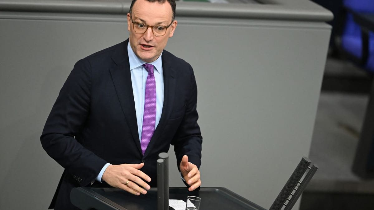 Spahn entschuldigt sich bei CDU-Wahlkreis für Leihmutterschaft