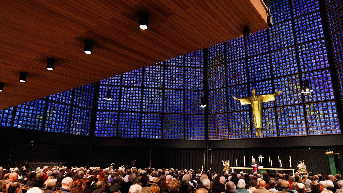 Interreligiöser Gottesdienst in der Gedächtniskirche erinnert an Hamas-Opfer