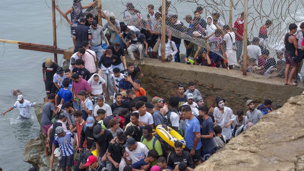 Spanien schickt nach Massenansturm auf Ceuta das Militär