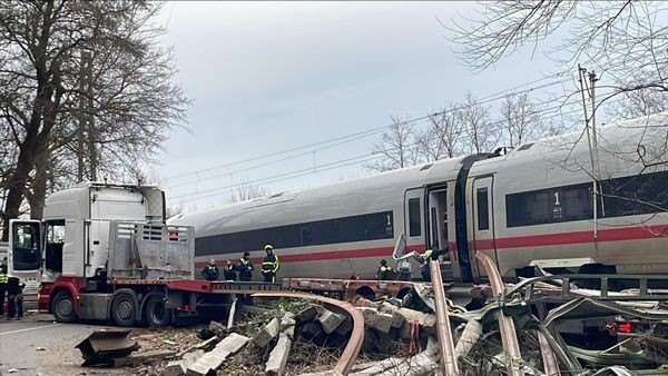 ICE-Unglück in Rönneburg: Abschlussbericht deckt jahrelange Versäumnisse am Bahnübergang auf