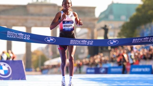 Berlin-Marathon: Krämpfe stoppen Tigst Assefa knapp vor dem Weltrekord