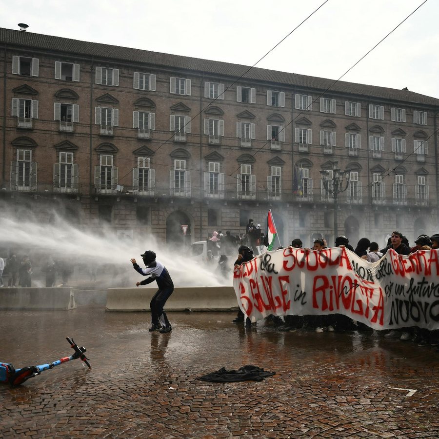 Krawalle bei Schülerprotesten in Italien