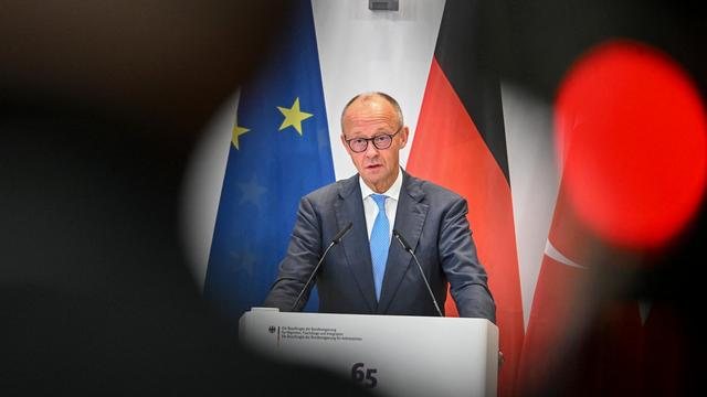 Merz würdigt türkische Einwanderer und warnt vor Angst vor dem Fremden