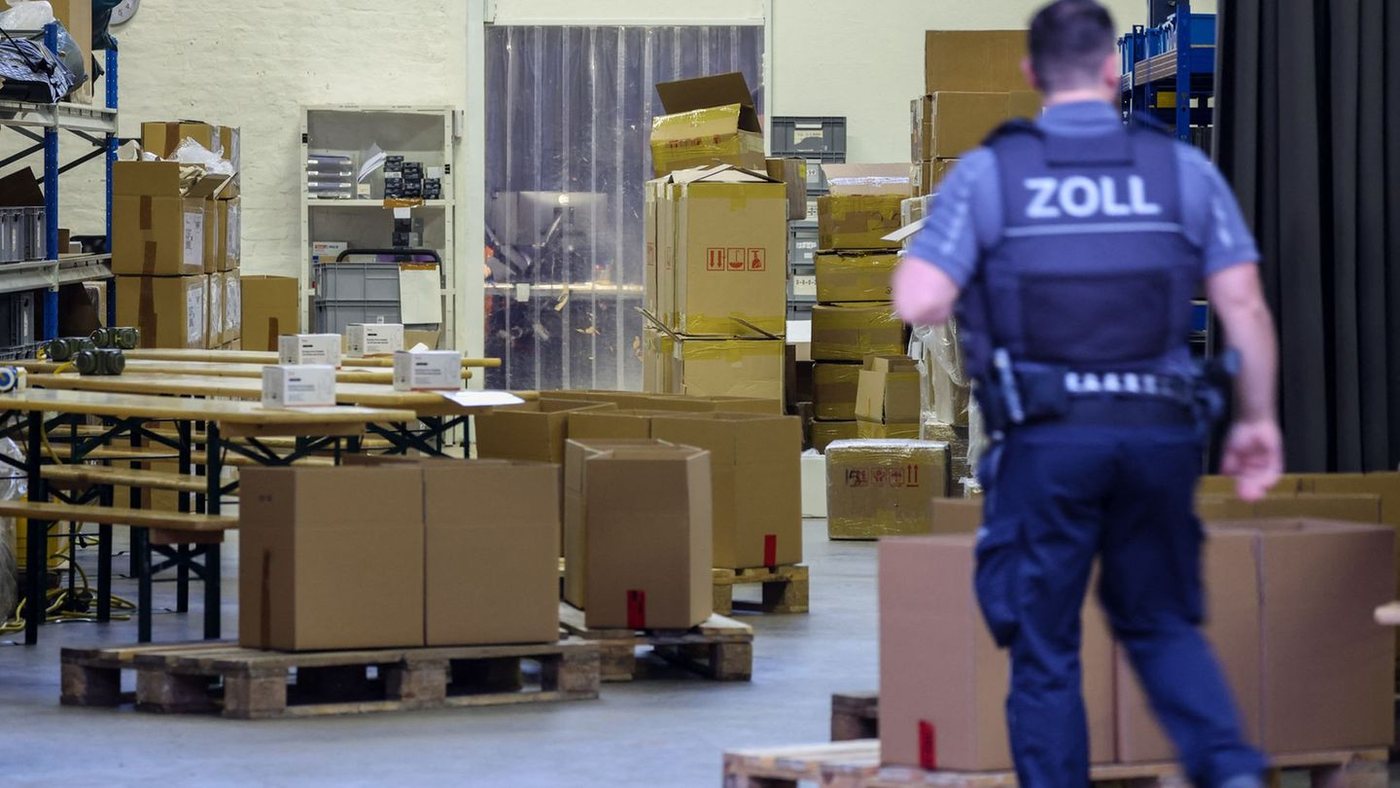 Großrazzia gegen Mogel-Handy-Betrug: 300 Millionen Euro Schaden in der EU